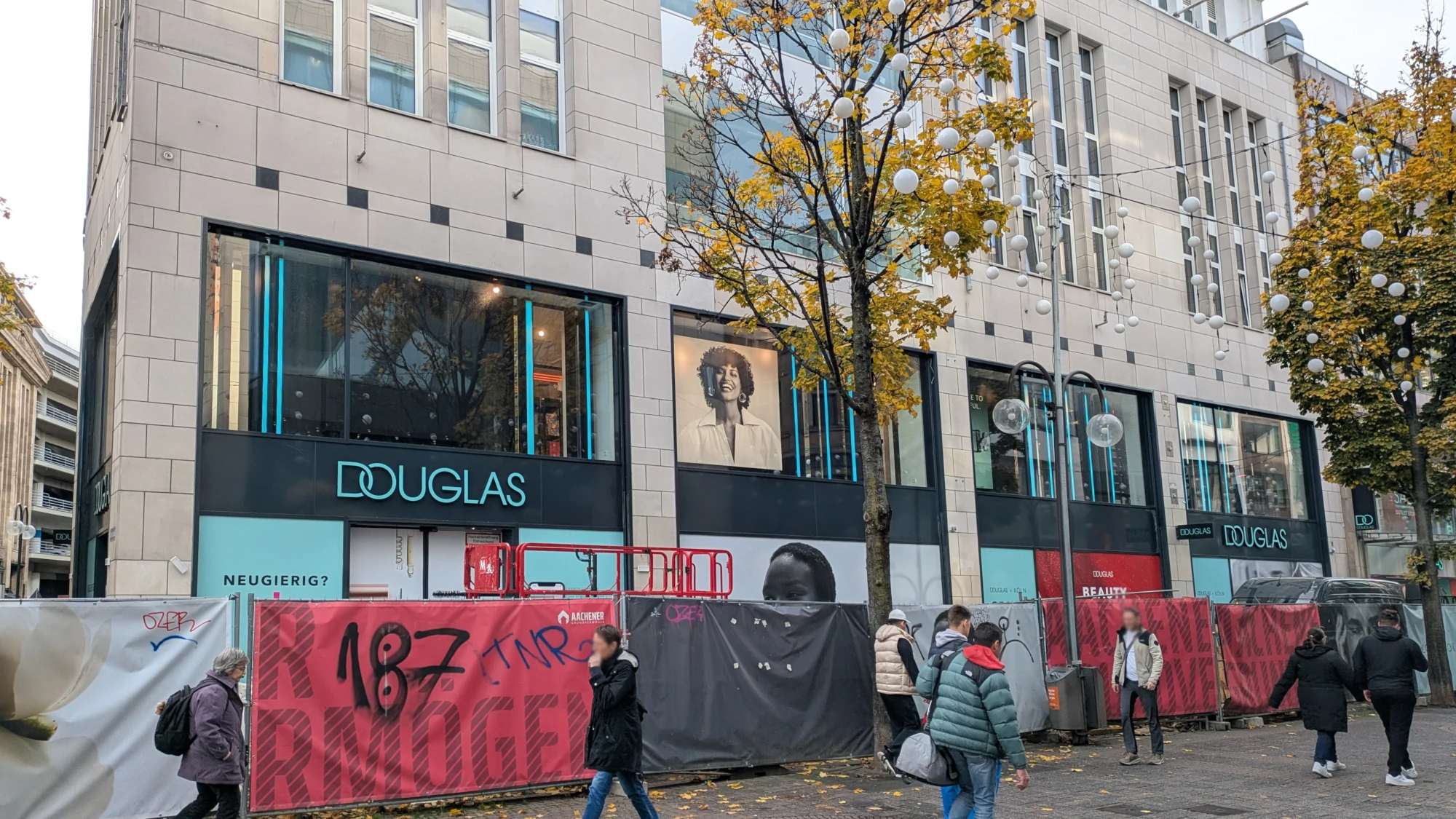 Grand Opening: DOUGLAS eröffnet Beauty-Flagship-Store in der Schildergasse